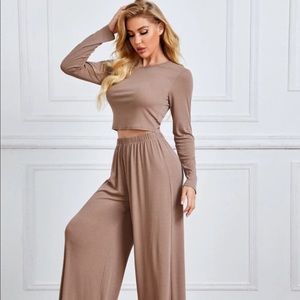 Solid crop tee and wide leg pants! Matching Set! ✨